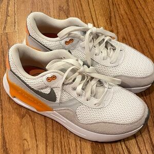 Nike White and Orange Air Max 8.5 LIKE NEW